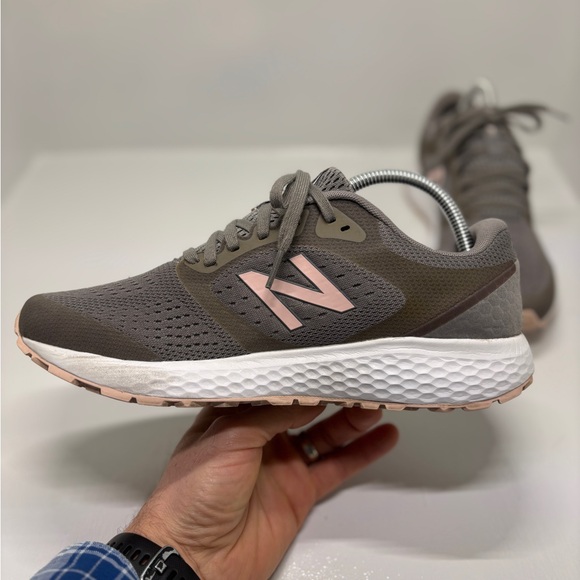 New Balance Fresh Foam 520 v8 Women’s Size 10 Gray Pink Running Shoes W520LM6 - Picture 12 of 14